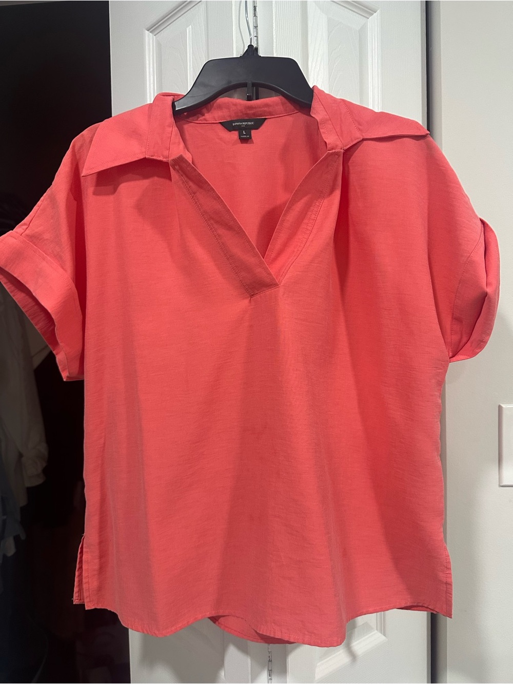 Banana Republic Coral V-Neck Short Sleeve Blouse